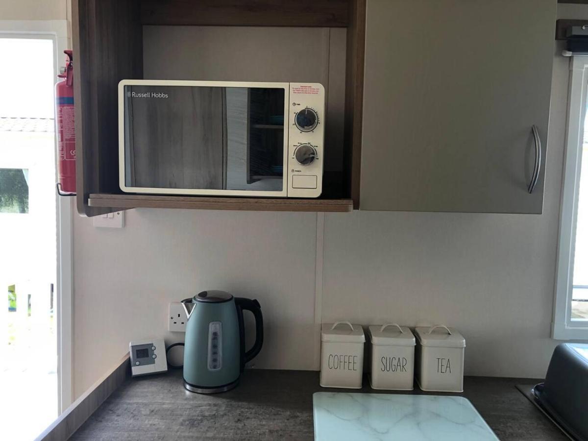 Lovely 3-Bed Caravan With Hot Tub In Lincolnshire エクステリア 写真